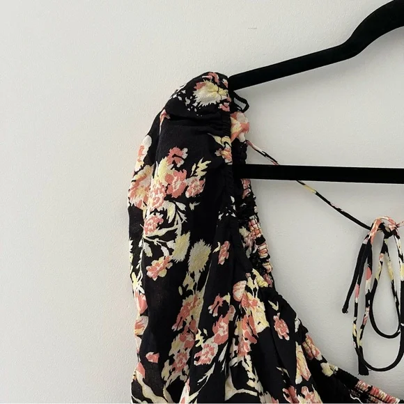 Free People Hilary Smocked Floral Top/Ruched Sleeve/NWT M - Picture 5 of 12
